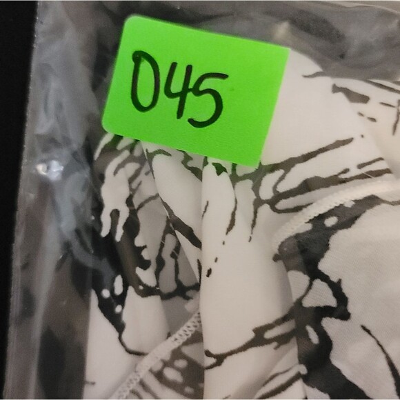 Sioni Dressy Ruffle Top Size Medium - Picture 7 of 7